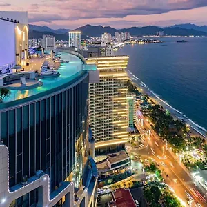 Апартаменты Panorama Beachfront, Нячанг